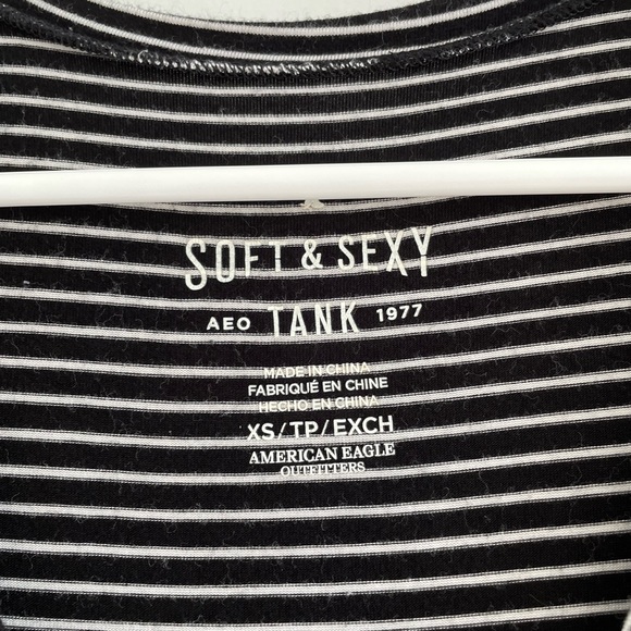 American eagle soft and sexy embroidered tank - Picture 2 of 3